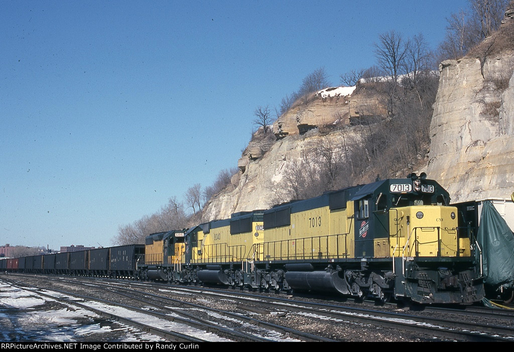 CNW 7013 along the bluffs